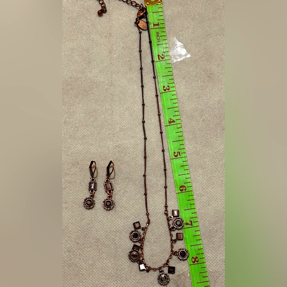 Costume jewelry 16”copper tone necklace with matching earrings